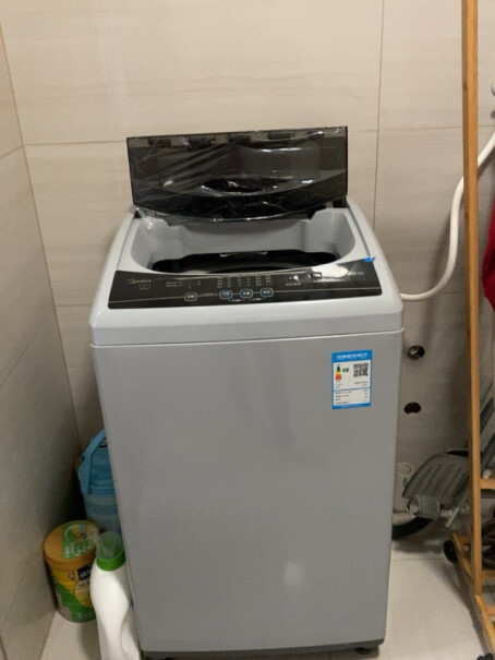 美的迷你折叠洗衣机母婴洗衣机小型内衣神器这个能手动注水吗，冬天水管就会冻住，就自动注水？