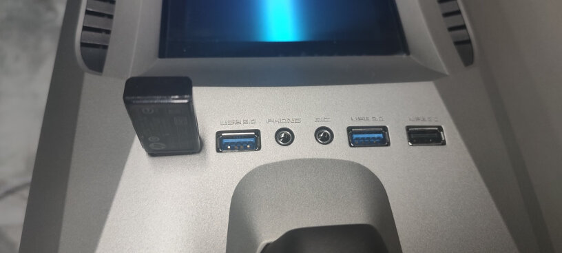 七彩虹iGameM600幻境之眼水冷游戏台式电脑主机谁能发配置看一下，