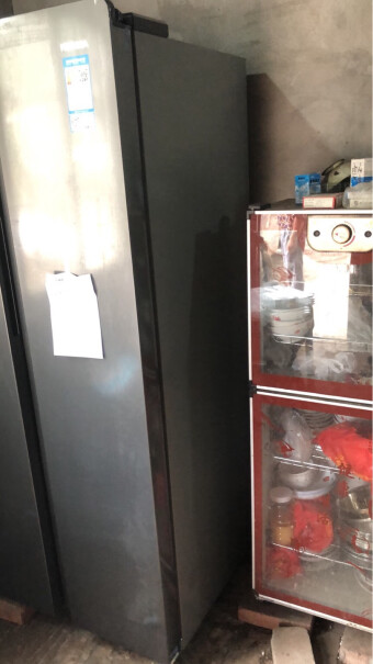 康佳184升双门冰箱请问位置85cm,可以放下这款吗，能正常开门吗？