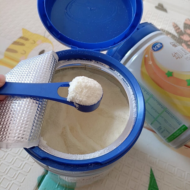 飞鹤星飞帆A2幼儿配方奶粉升级后有什么区别吗？买升级的还是不升级的？