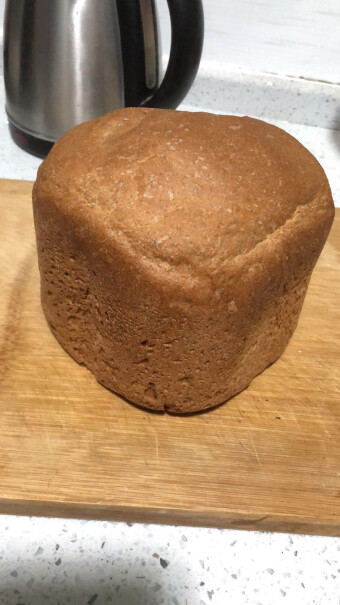美的面包机全自动厨师机按配方做出来的面包像馒头，一点都不松软，做成功的亲们，都是用的什么牌子的材料啊？