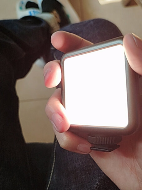 ulanzi光灯全彩色温VL49RGB磁吸LED灯微单便携颜色怎么调呀？不是色温。颜色只能从0按到359这样选择吗？