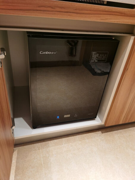 康宝消毒柜可以放在租房小冰箱上面吗？