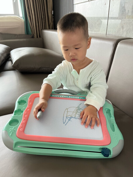 铭塔超大号磁性儿童画板玩具男孩女孩婴儿宝宝必须要用磁性笔画吗，手指能不能画？