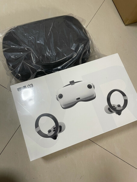 爱奇艺奇遇3 VR一体机没有手柄可以操作吗？