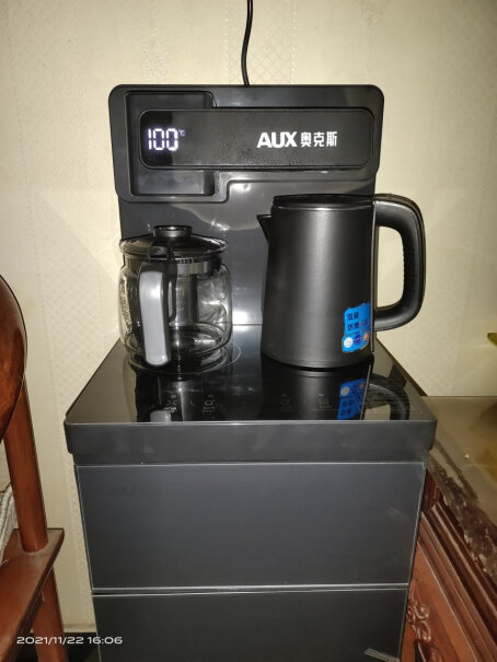 奥克斯茶吧机家用多功能智能遥控温热型立式饮水机水烧开会不会接水口上面都是水蒸气？