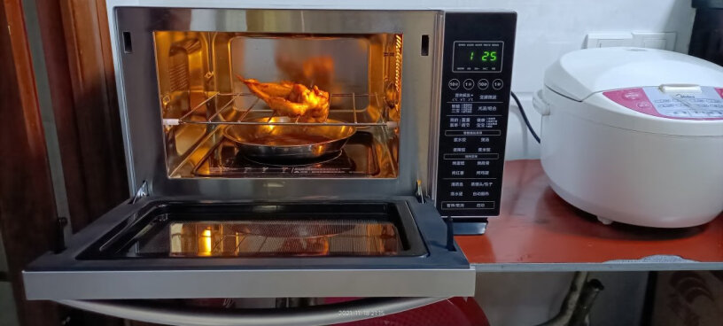 格兰仕变频微波炉光波炉有烤蛋挞的烤架或托盘吗？