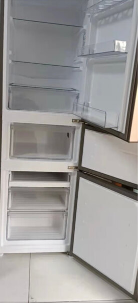 海尔216升直冷冰箱三门三温区多门小型迷你家用租房低音节能不占地中门软冷冻以旧换新BCD-216ST噪音怎样？大吗？