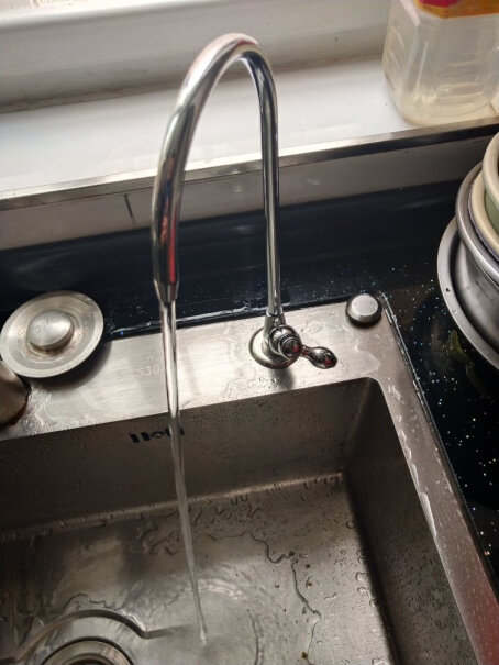苏泊尔全屋净水套装超滤机+前置过滤器能分接两个水龙头头岀水吗？