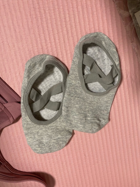 瑜伽袜奥义瑜伽袜交叉绑带运动健身地板袜室内袜子为什么买家这样评价！优缺点大全？