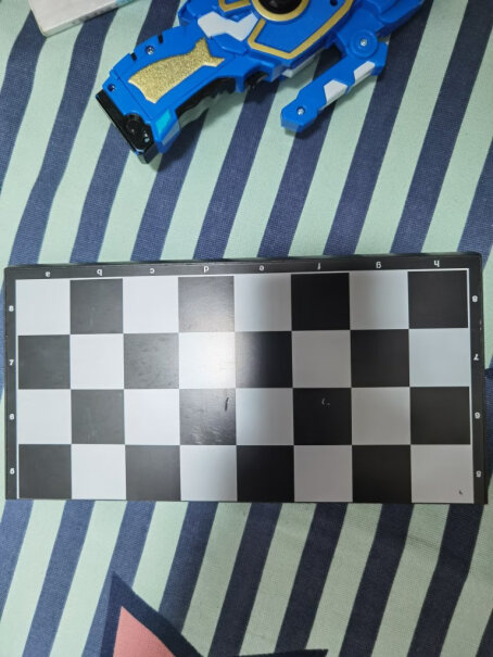 友邦国际象棋磁性折叠圆角款棋盘直角和圆角什么意思呢？
