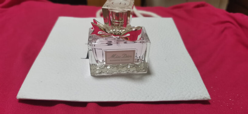 香水迪奥Dior花漾淡香氛深度剖析功能区别,告诉你哪款性价比高？