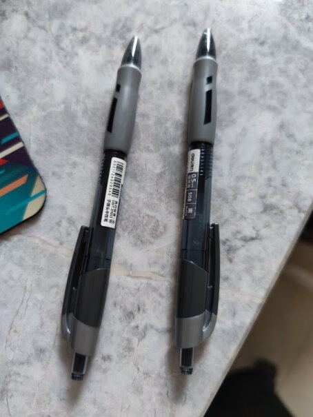 得力deli臻顺滑办公中性笔签字笔0.5mm子弹头弹簧头这种是考试专用笔吗？