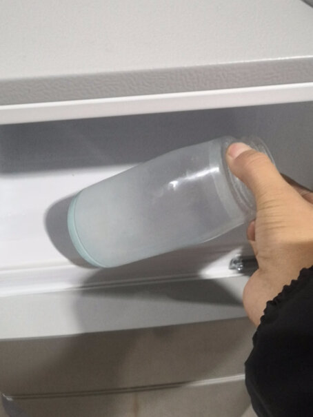 荣事达迷你冰箱小小型双门电冰箱家用宿舍冷冻冷藏节能这种小冰箱基本上一直工作，不停的是吗？