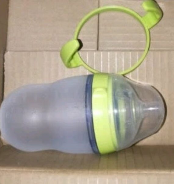 可么多么新生儿硅胶奶瓶宽孔径防胀气防摔适合两个月宝宝用吗？