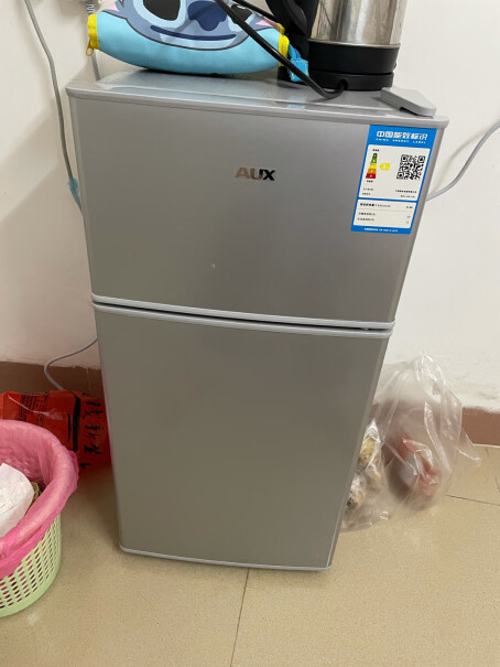 奥克斯家用双门迷你小型冰箱冷藏冷冻保鲜小冰箱请问是不风冷的？
