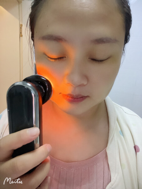 雅萌水光钻美容仪器家用脸部射频RF亲们，深层清洁你们用的什么牌子化妆棉？谢谢回答？