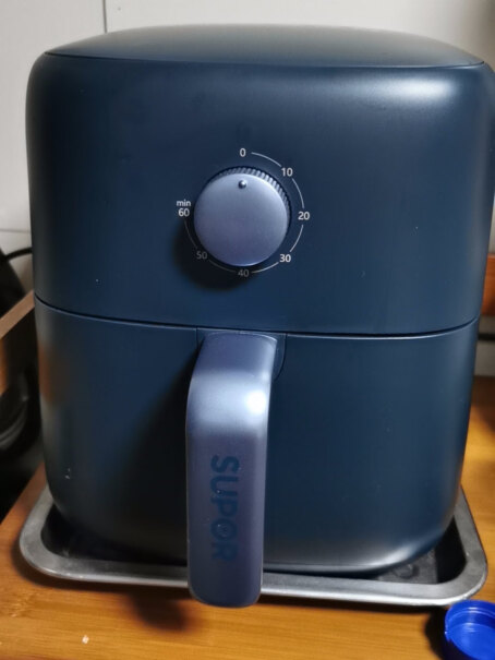 家用多功能4.2L大容量烤箱薯条机有没有塑料味？