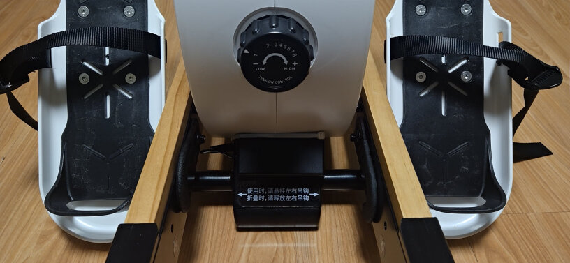 小莫智能静音磁控划船机高颜值家用健身器材实木划船器智能盒子连接后一直亮着吗？