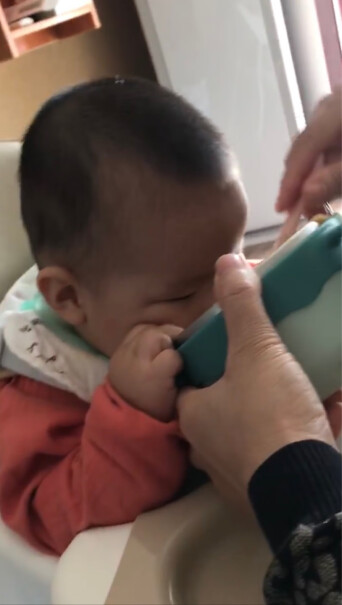 babycare儿童餐具宝宝注水保温碗可拆卸一个把手好拿不？