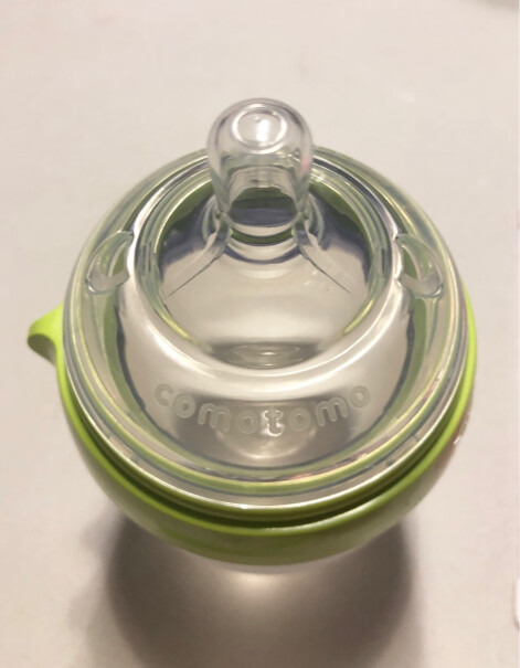可么多么comotomo奶瓶喂宝宝的时候，奶瓶被吸扁正常吗？最后会不会吸不出来？