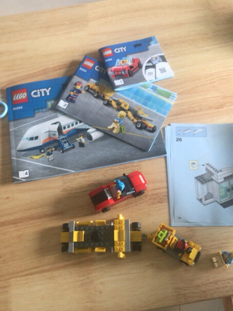 乐高LEGO积木城市系列CITY大家买到的 飞机翅膀部分有划痕吗？
