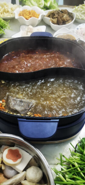 小熊鸳鸯锅电火锅质量怎么样，烤肉粘锅吗？