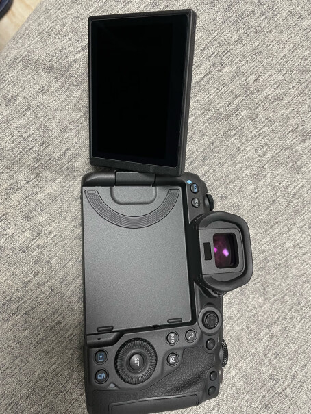 佳能EOS R5微单相机支持XQD卡吗？