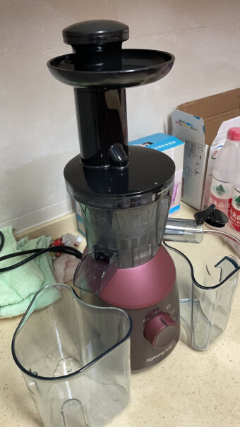 九阳榨汁机家用全自动原汁机多功能小型便携果汁机我这怎么不管用，插了电，没反应？