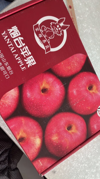 烟台红富士苹果12个礼盒净重2.6kg起一箱有多少个苹果？
