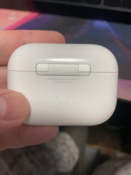 Apple AirPods Pro (第二代) 配MagSafe无线充电盒 主动降噪无线蓝牙耳机 适你们二代手机里型号显示啥呢？