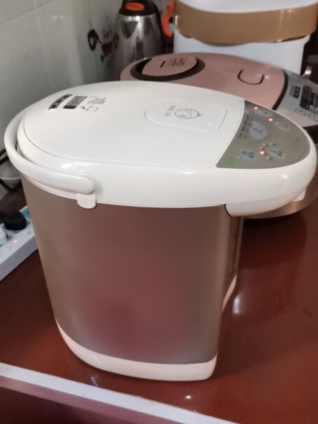 苏泊尔即热式饮水机便携迷你小型电水壶烧水壶电热水壶烧出来的水有味道，要多久才能没有？