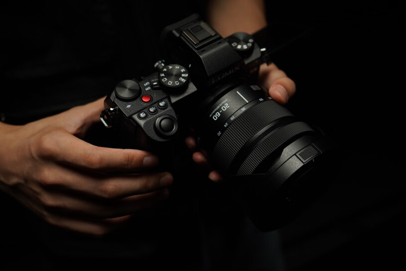 松下S5C微单相机拍探店之类的vlog 这个相机怎么样？