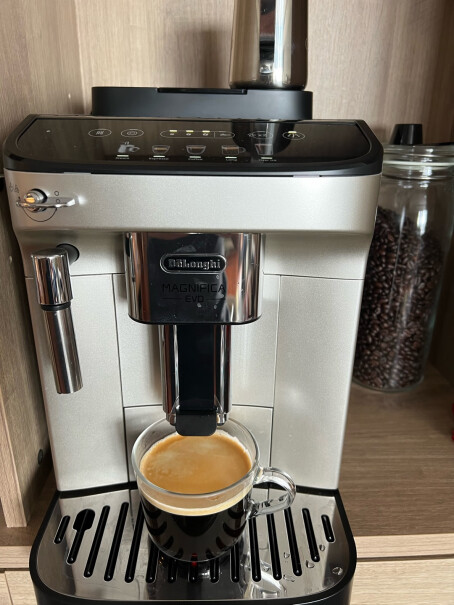 德龙咖啡机E系列你们不送咖啡杯吗？