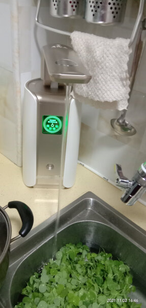 易开得净水器家用直饮厨房大通量自来水龙头过滤器问一下这款净水机的滤芯自己可以洗吗？