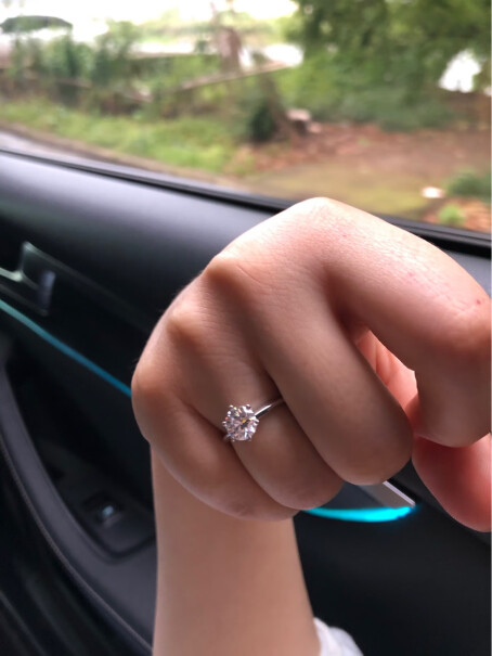 戒指米乐琪六爪皇冠莫桑钻戒指女订结求婚戒指纪念日生日礼物性能评测,最真实的图文评测分享！