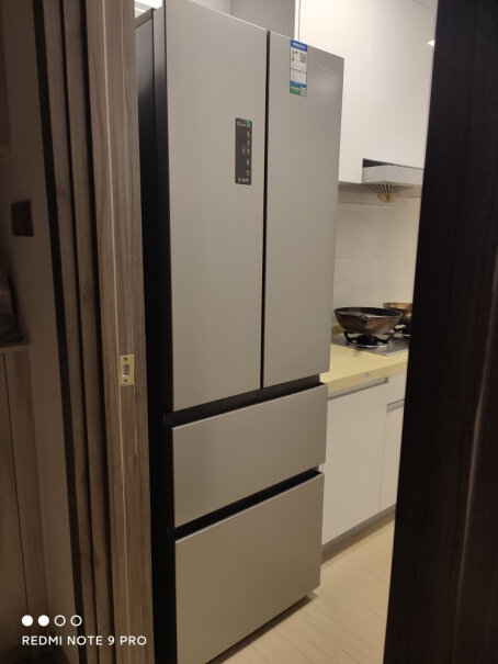 容声Ronshen319升变频一级能效法式多门四门冰箱家用风冷无霜超薄大容量BCD-319WD11M冷藏室有放饺子的盒吗？