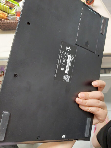 高漫GM185手绘屏19.5英寸数位板这个笔记本使用会不会显得笨重不方便携带？