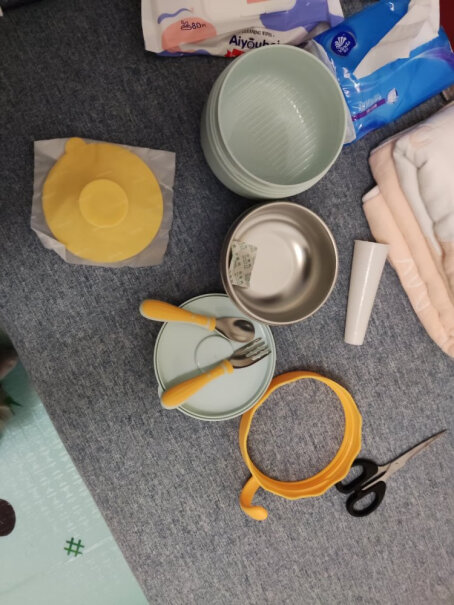 babycare儿童餐具宝宝注水保温碗可拆卸网格的碗能洗干净吗，会有食物残留吗？