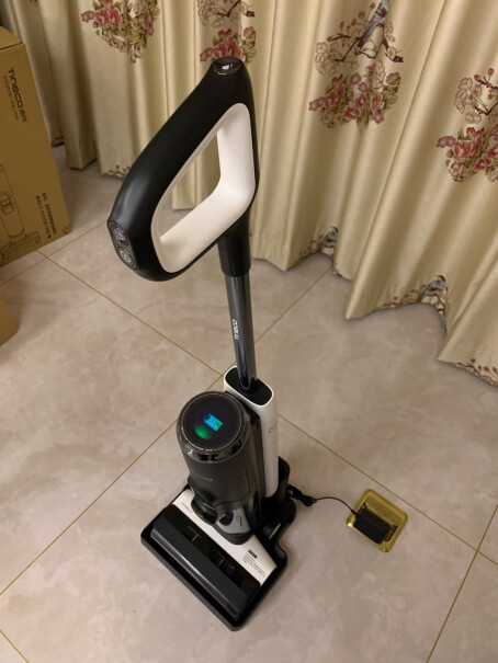 添可TINECO无线智能洗地机芙万2.0LED家用扫地机吸拖一体手持吸尘器有没有充电有充着充着有响声？