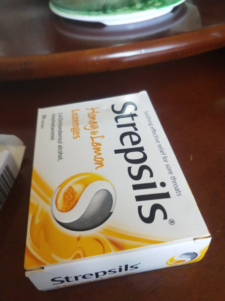 使立消Strepsils蜂蜜柠檬润喉糖老师保护嗓子疼哑痒治疗嗓子异物感吗？