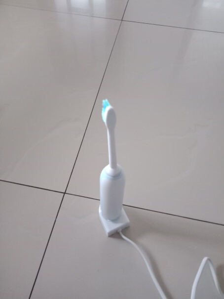 飞利浦电动牙刷充电式成人声波震动米白色电动牙刷HX3216相比京东自营的，质量怎么样？