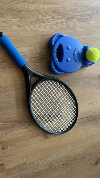 携首网球训练器带绳回弹网球单人网球带线回弹训练器成人儿童单人自打室内室外网球拍回弹性怎么样，适合新手吗？