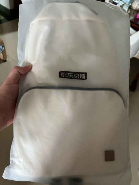 京东京造 轻量小背包10L 2.0是大品牌吗？一定要了解的评测情况！
