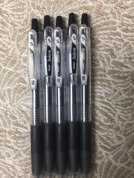 日本百乐JUICE彩色按动中性笔啫喱笔手账笔果汁笔黑色你好，这款能换笔芯吗？