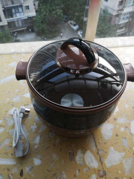 小熊电炖锅电炖盅亲，用大陶瓷锅时需要放蒸盘吗？