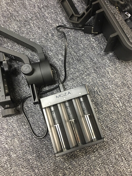 手持稳定器魔爪Aircross相机稳定器套餐详细评测报告,评测下来告诉你坑不坑？