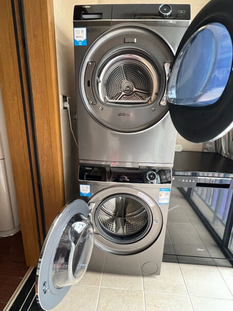 海尔滚筒洗衣机全自动10公斤洗烘一体洗过的衣服会发硬吗？