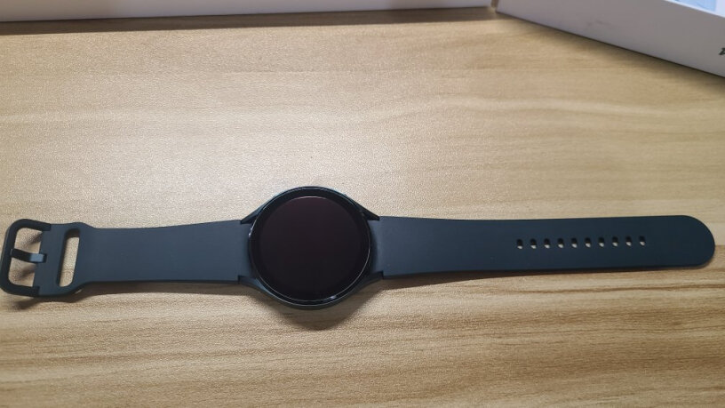 三星Galaxy Watch4 40mm蓝牙款能游泳吗？能检测泳姿吗？