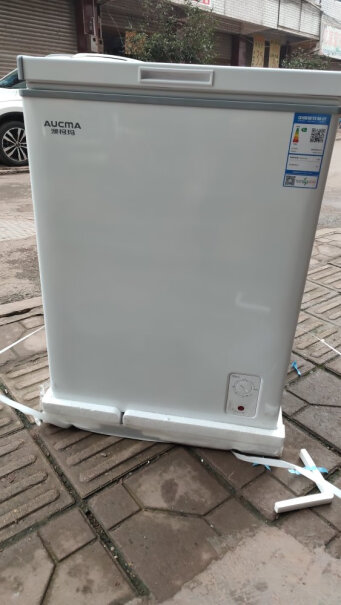 澳柯玛122升冷柜买过这款冷柜的。有没有出现冷柜两侧热到烫手的情况，这种情况正常嘛？